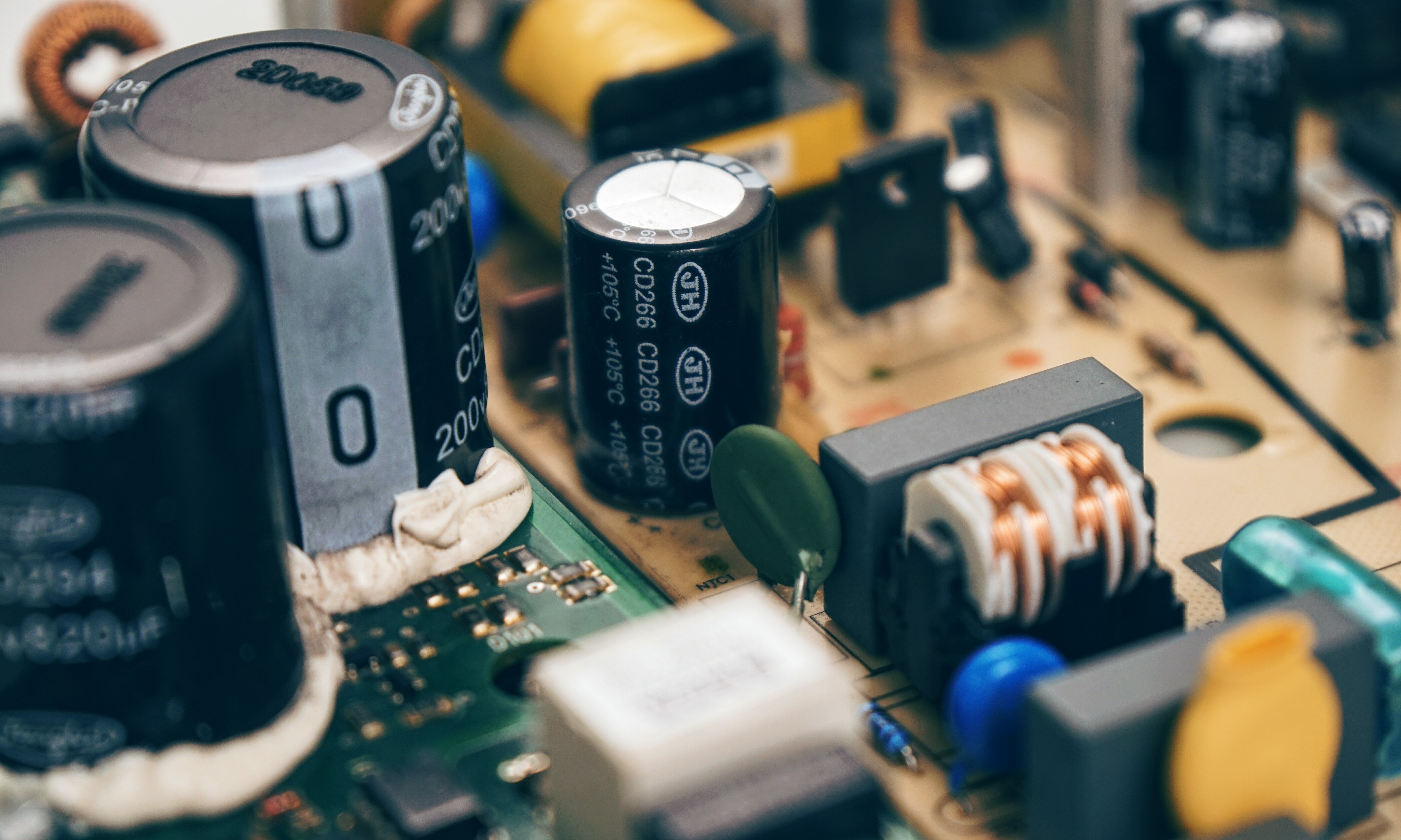 Capacitors in DC Circuits